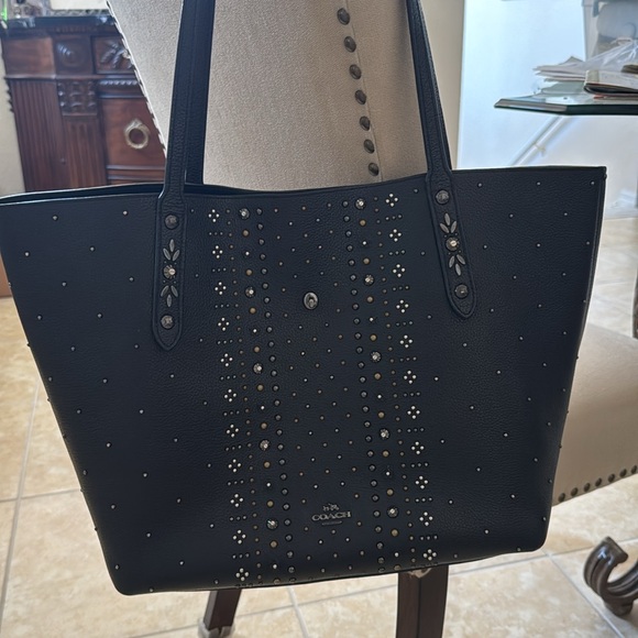 Coach Black Market Tote “Bandana Rivets“ Excellent condition. No signs of wear - Picture 6 of 12